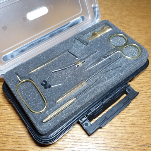 DR SLICK TYER FLY TYING TOOL KIT WITH FLY BOX AVAILABLE AT TROUTLORE FLYTYING STORE IN AUSTRALIA